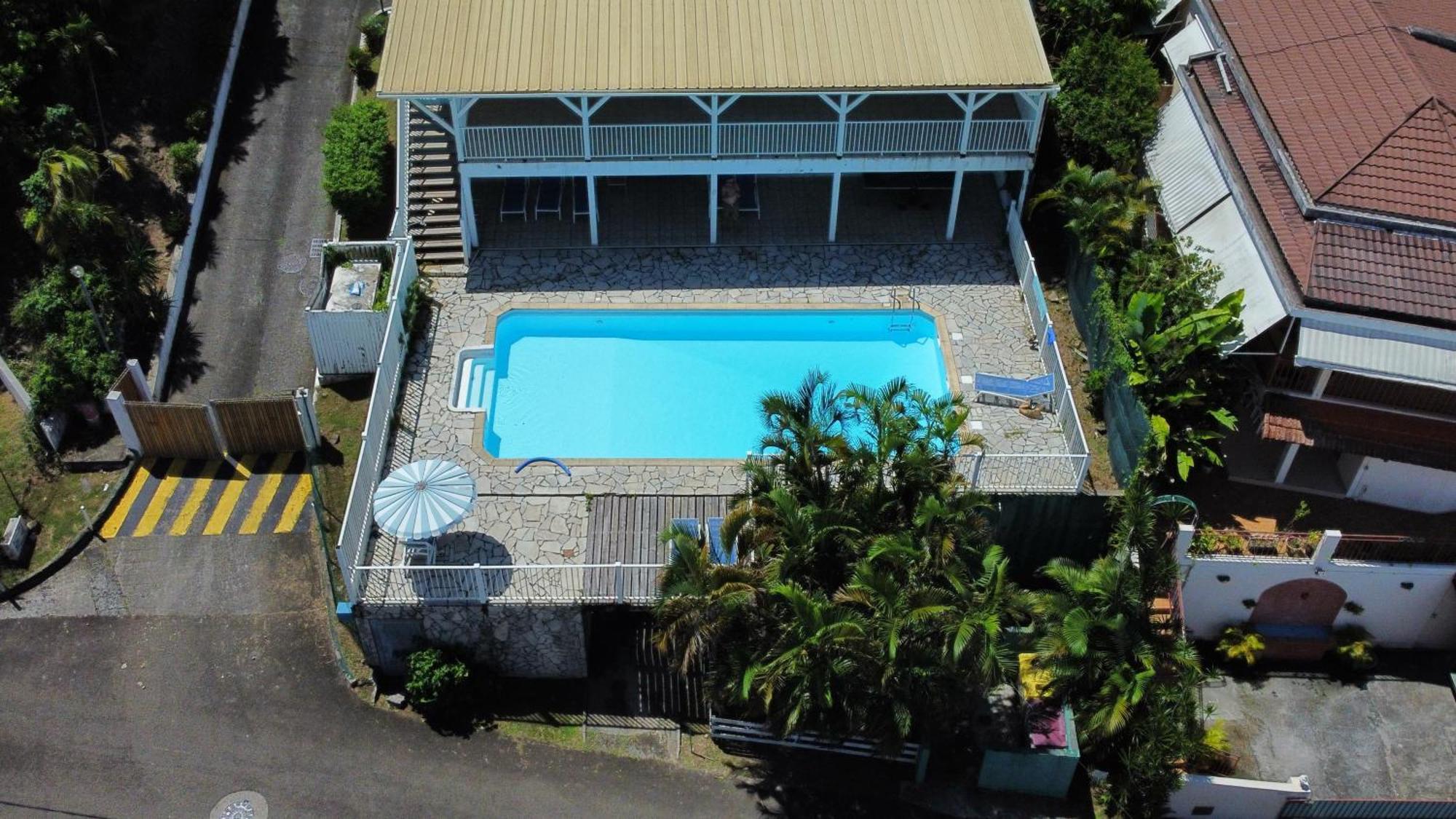 Le Voilier - Elegant Studio Avec Piscine Proche De La Plage レ・トロワ・イレ エクステリア 写真